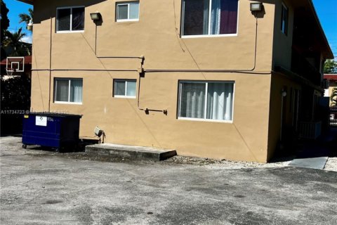 Commercial property in Miami, Florida № 1958366 - photo 19