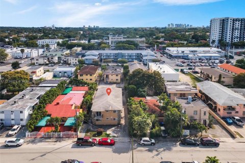 Commercial property in Miami, Florida № 1958366 - photo 2