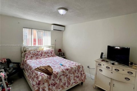 Commercial property in Miami, Florida № 1958366 - photo 13