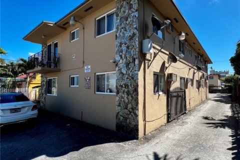 Commercial property in Miami, Florida № 1958366 - photo 18