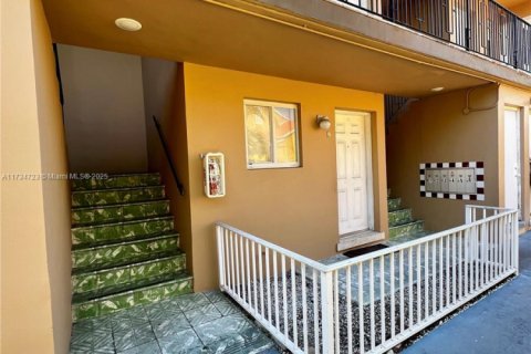 Commercial property in Miami, Florida № 1958366 - photo 15