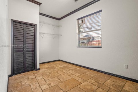 House in Dania Beach, Florida 3 bedrooms, 156.63 sq.m. № 1947780 - photo 30