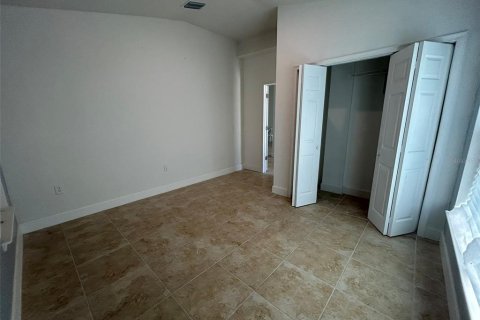 Villa ou maison à louer à Lehigh Acres, Floride: 4 chambres, 211.45 m2 № 2156580 - photo 3