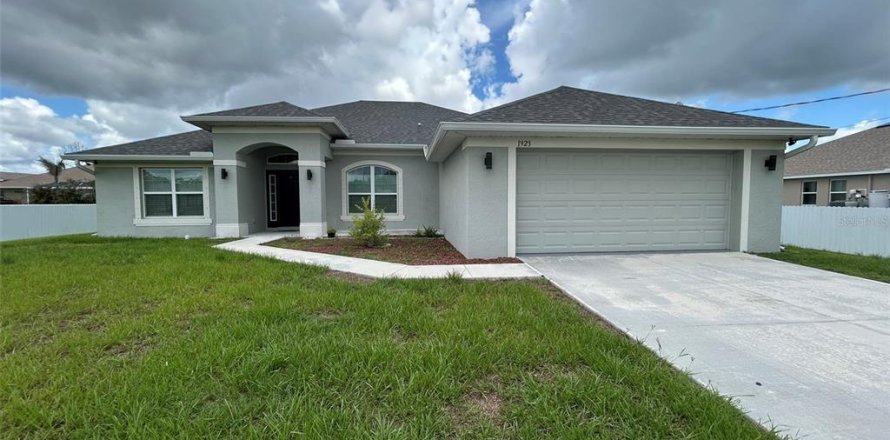 Villa ou maison à Lehigh Acres, Floride 4 chambres, 211.45 m2 № 2156580