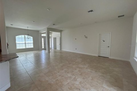 Villa ou maison à louer à Lehigh Acres, Floride: 4 chambres, 211.45 m2 № 2156580 - photo 6