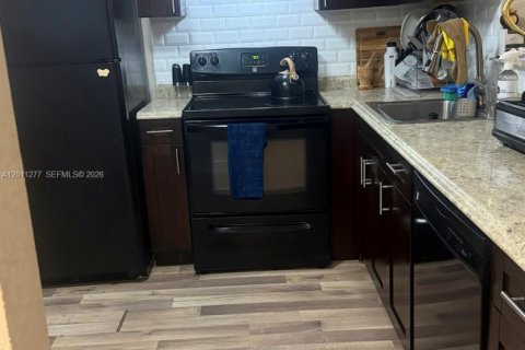 Apartment in Miami, Florida 1 bedroom, 100.06 sq.m. № 2076659 - photo 7