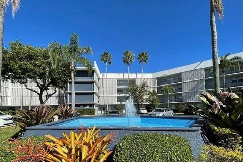 Apartment in Miami, Florida 1 bedroom, 100.06 sq.m. № 2076659 - photo 16