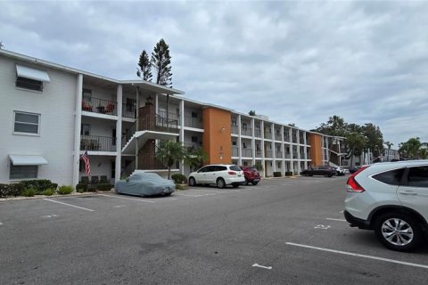 Condo in Bradenton, Florida, 2 bedrooms  № 1521433 - photo 1