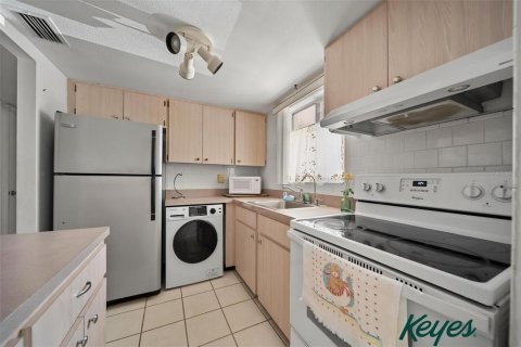 Condo in Bradenton, Florida, 2 bedrooms  № 1521433 - photo 8