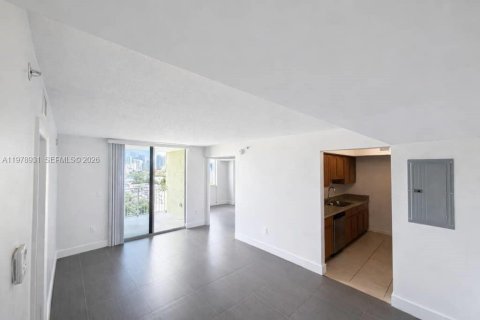 Copropriété à louer à Miami, Floride: 2 chambres, 74.6 m2 № 2046006 - photo 3