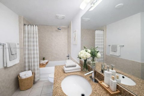 Copropriété à louer à Miami, Floride: 2 chambres, 74.6 m2 № 2046006 - photo 17