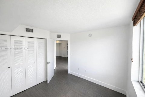Copropriété à louer à Miami, Floride: 2 chambres, 74.6 m2 № 2046006 - photo 13