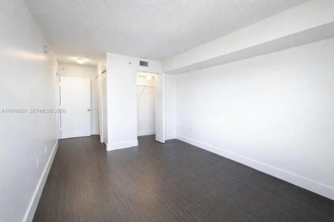 Copropriété à louer à Miami, Floride: 2 chambres, 74.6 m2 № 2046006 - photo 18