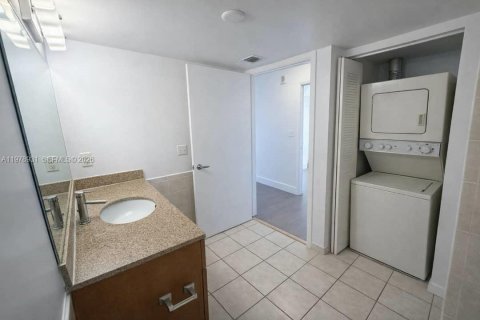Copropriété à louer à Miami, Floride: 2 chambres, 74.6 m2 № 2046006 - photo 24