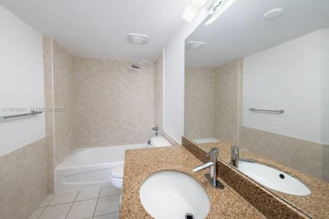 Copropriété à louer à Miami, Floride: 2 chambres, 74.6 m2 № 2046006 - photo 16