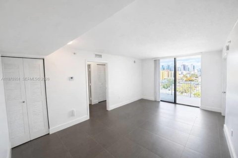 Copropriété à louer à Miami, Floride: 2 chambres, 74.6 m2 № 2046006 - photo 2