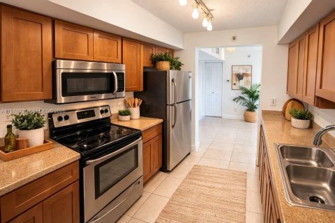 Copropriété à louer à Miami, Floride: 2 chambres, 74.6 m2 № 2046006 - photo 10