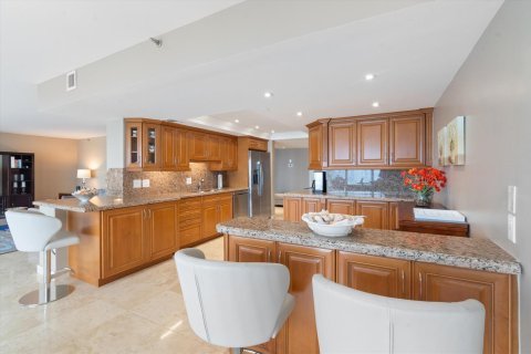 Condo in Boca Raton, Florida, 2 bedrooms  № 2158429 - photo 8
