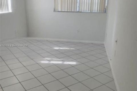 Condominio en venta en Bay Harbor Islands, Florida, 2 dormitorios, 86.31 m2 № 1933867 - foto 7