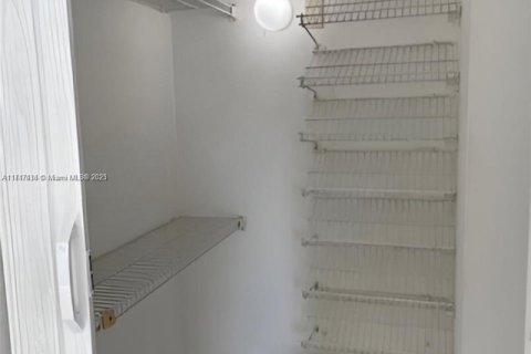 Condominio en venta en Bay Harbor Islands, Florida, 2 dormitorios, 86.31 m2 № 1933867 - foto 6