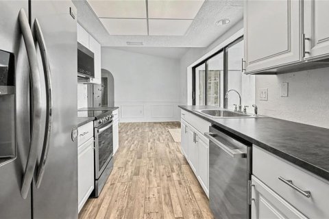 Купить виллу или дом в Порт-Шарлотт, Флорида 5 комнат, 100.89м2, № 2361206 - фото 11