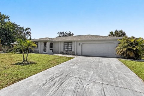 Villa ou maison à Port Charlotte, Floride 2 chambres, 100.89 m2 № 2361206