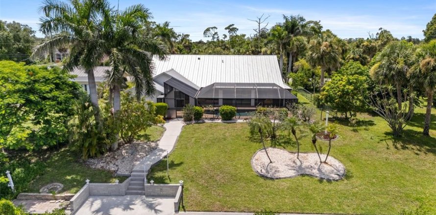 Casa en Port Charlotte, Florida 3 dormitorios, 241.36 m2 № 1878296