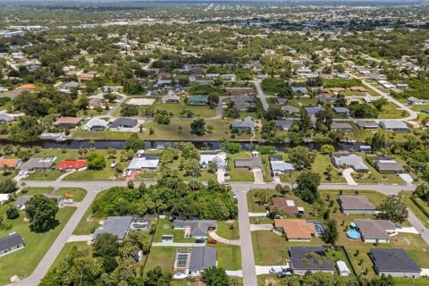 Casa en venta en Port Charlotte, Florida, 3 dormitorios, 241.36 m2 № 1878296 - foto 19
