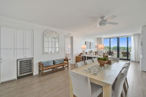 Condominio en venta en Coral Gables, Florida, 2 dormitorios, 121.7 m2 № 2060586 - foto 3
