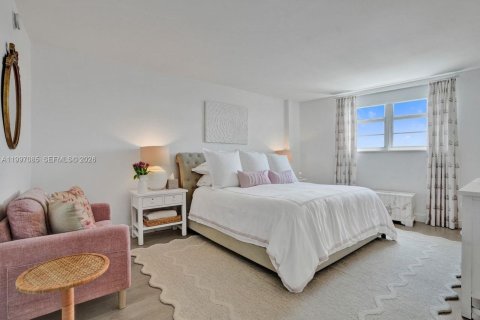 Condominio en venta en Coral Gables, Florida, 2 dormitorios, 121.7 m2 № 2060586 - foto 5