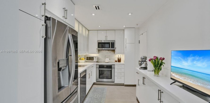 Condominio en Coral Gables, Florida, 2 dormitorios  № 2060586