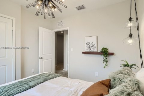 Townhouse in Florida City, Florida 3 bedrooms, 133.13 sq.m. № 2027062 - photo 6