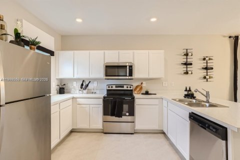 Townhouse in Florida City, Florida 3 bedrooms, 133.13 sq.m. № 2027062 - photo 5