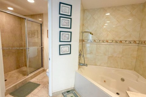 Снять в аренду кондоминиум в Авентура, Флорида 2 спальни, 149.57м2, № 2077686 - фото 15