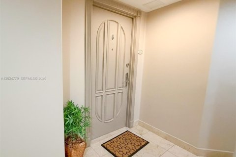 Снять в аренду кондоминиум в Авентура, Флорида 2 спальни, 149.57м2, № 2077686 - фото 3