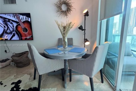 Copropriété à louer à Miami, Floride: 2 chambres, 103.12 m2 № 2062985 - photo 7