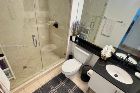 Copropriété à louer à Miami, Floride: 2 chambres, 103.12 m2 № 2062985 - photo 5