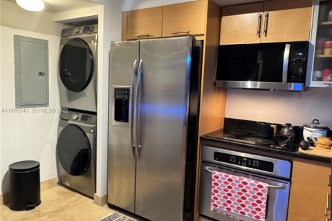 Copropriété à louer à Miami, Floride: 2 chambres, 103.12 m2 № 2062985 - photo 2