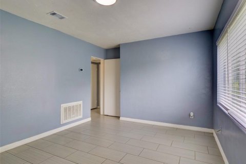 House in Orlando, Florida 3 bedrooms, 104.79 sq.m. № 1584518 - photo 14