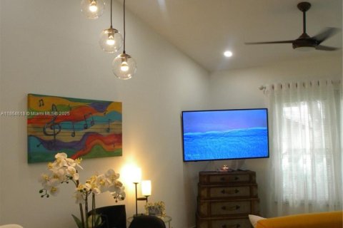 House in Boynton Beach, Florida 1 bedroom № 1929510 - photo 9