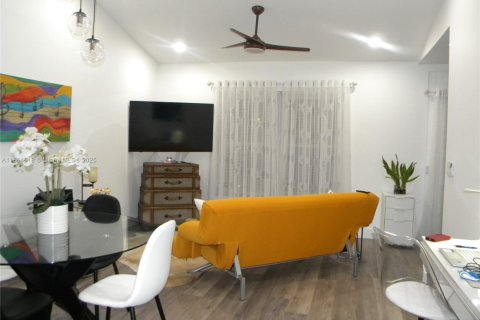 House in Boynton Beach, Florida 1 bedroom № 1929510 - photo 8