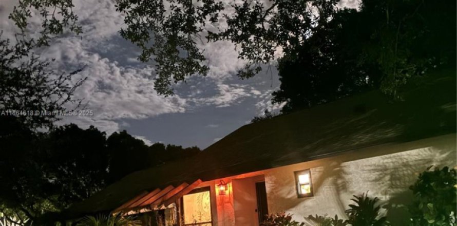 House in Boynton Beach, Florida 1 bedroom № 1929510