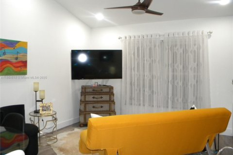 House in Boynton Beach, Florida 1 bedroom № 1929510 - photo 6