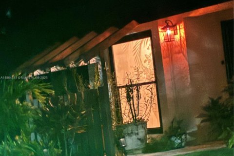 House in Boynton Beach, Florida 1 bedroom № 1929510 - photo 3