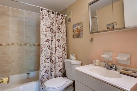 Condo in Orlando, Florida, 2 bedrooms  № 2196943 - photo 14