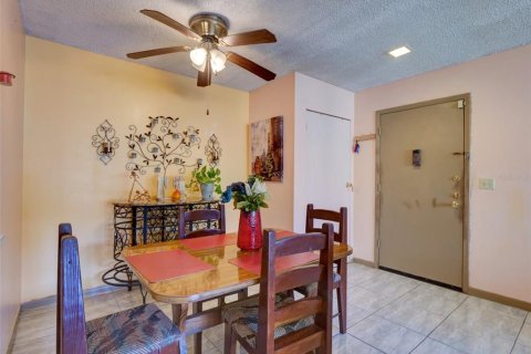 Condo in Orlando, Florida, 2 bedrooms  № 2196943 - photo 3