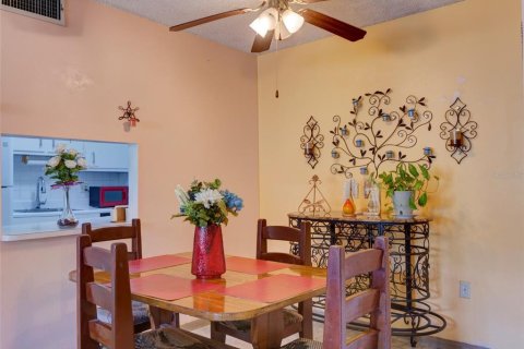 Condo in Orlando, Florida, 2 bedrooms  № 2196943 - photo 4
