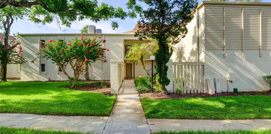 Condo in Orlando, Florida, 2 bedrooms  № 2196943