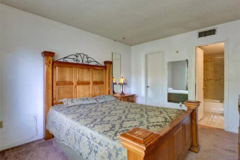 Condo in Orlando, Florida, 2 bedrooms  № 2196943 - photo 12