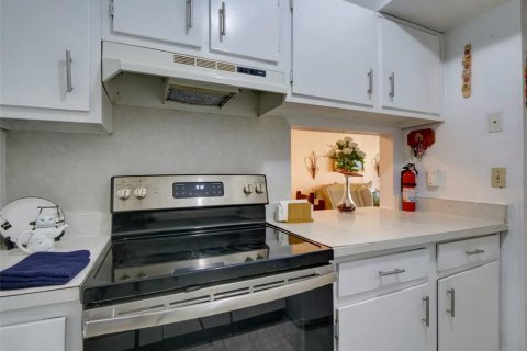 Condo in Orlando, Florida, 2 bedrooms  № 2196943 - photo 8